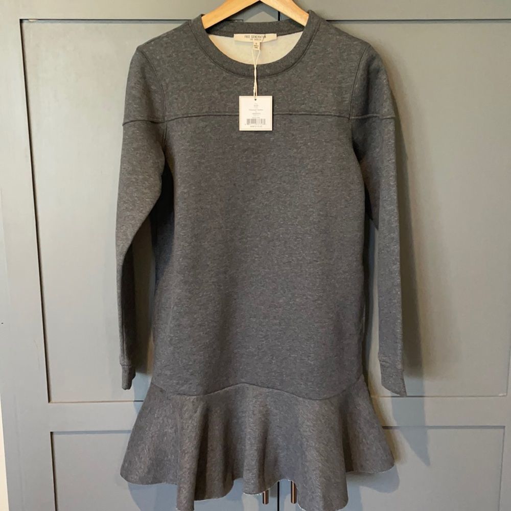 Clearance 💓Free Generation Los Angeles fall/winter dress ruffle bottom size S